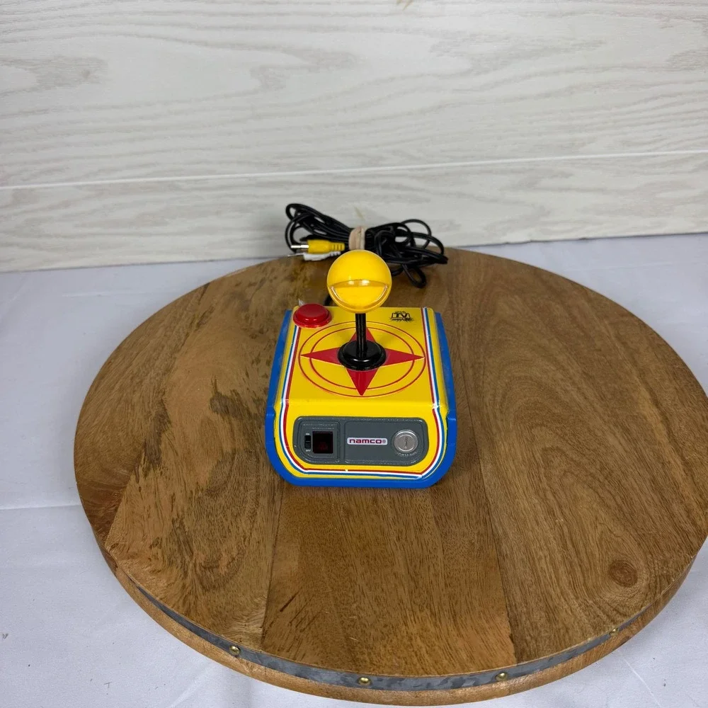 Jakks Pacific TV Games Super Pac-Man Plug and Play Joystick Namco Retro Console